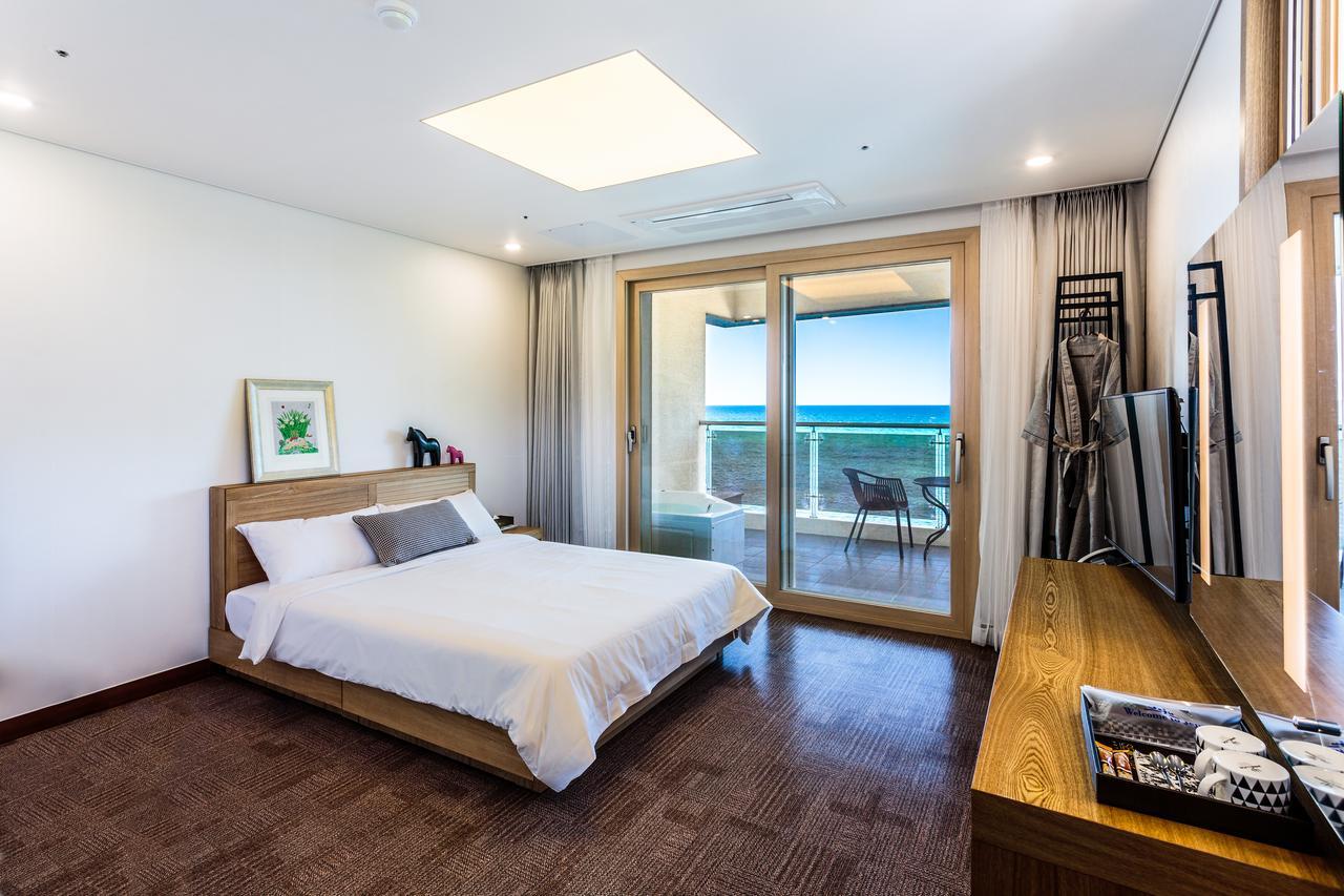 Deluxe Double Room with Sea View,535652253:JPEG