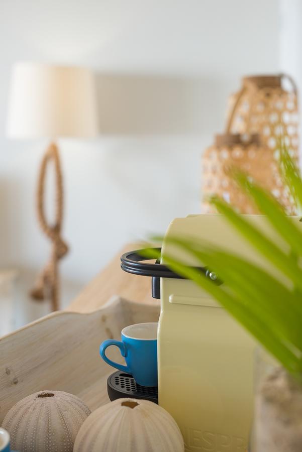 Zimmer mit Kingsize-Bett am Meer