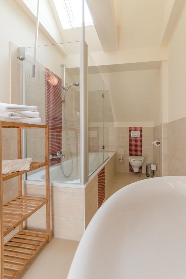 One-Bedroom Junior Suite with Balcony and Kitchenette,1353245914:JPEG