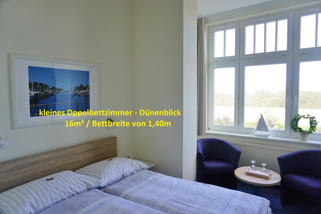 Small Double Room,559410948:JPEG