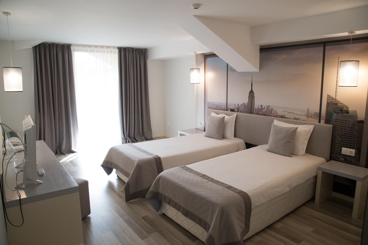 Deluxe Single Room,1765850403:JPEG