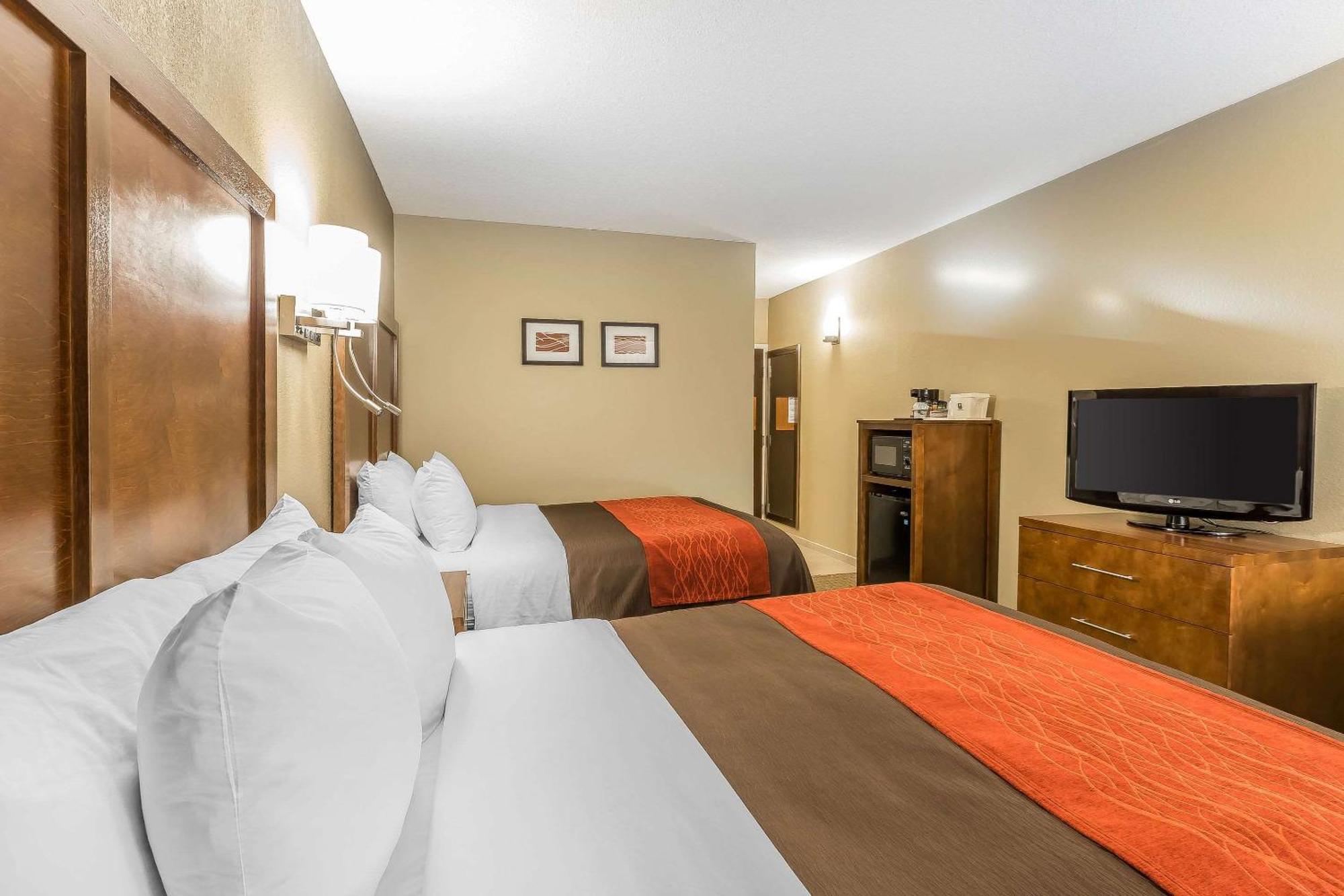 Queen Room with Two Queen Beds - Non-Smoking