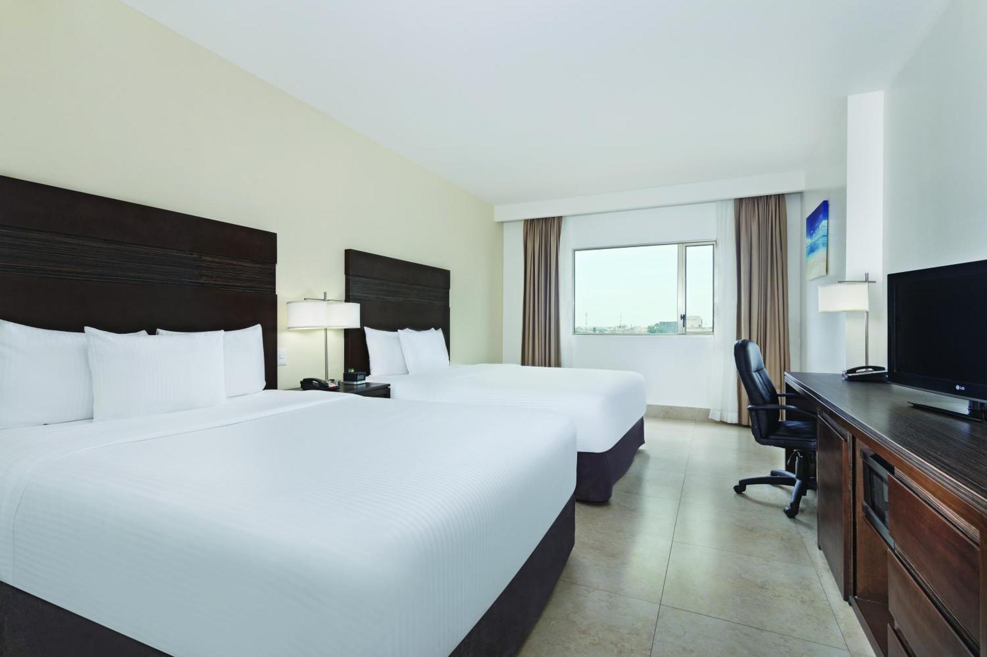 Habitación Deluxe Familiar con vistas a la ciudad - No fumadores