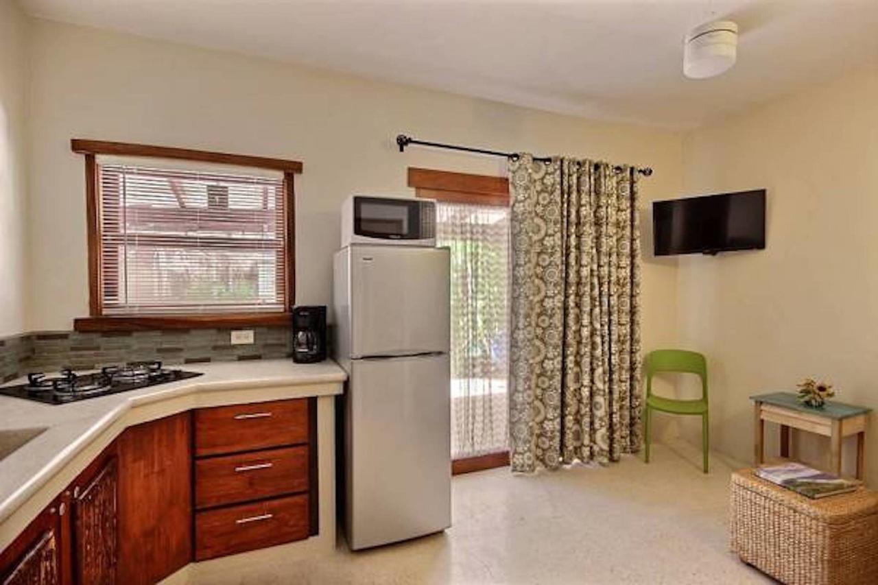 Two Bedroom Poolside Apartment,564288417:JPEG