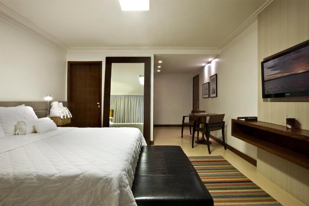 Suite,630565944:JPEG