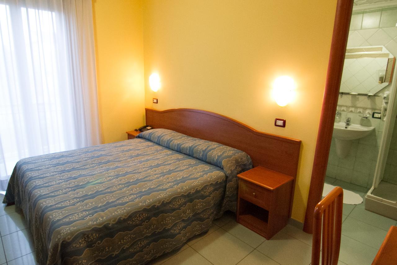 Camera Singola con Bagno Privato