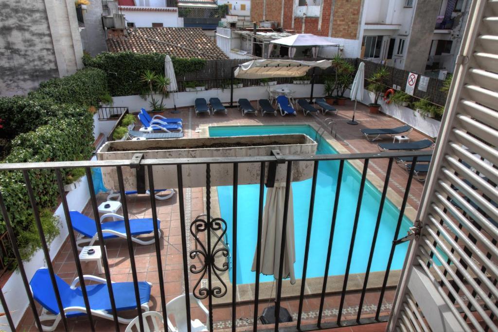 Double or Twin Room with Pool View,62892682:JPEG