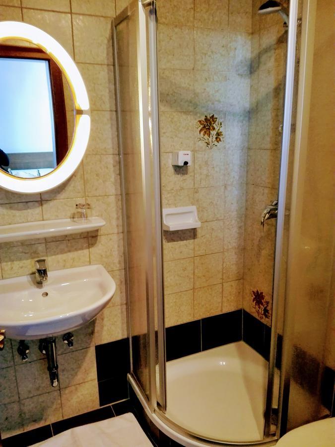 Triple Room,630625134:JPEG