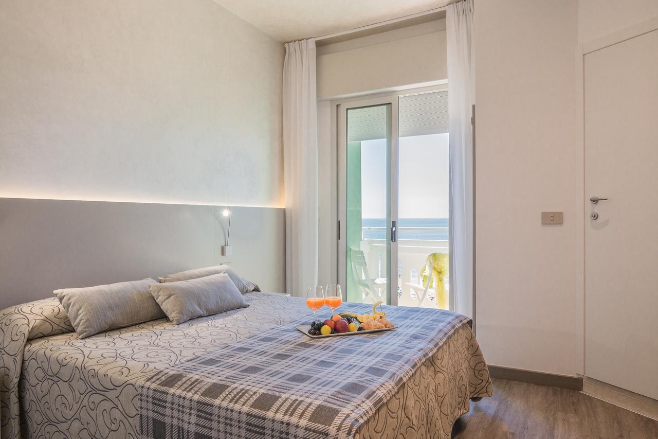 Triple Room with Balcony - Sea Front,1558338577:JPEG