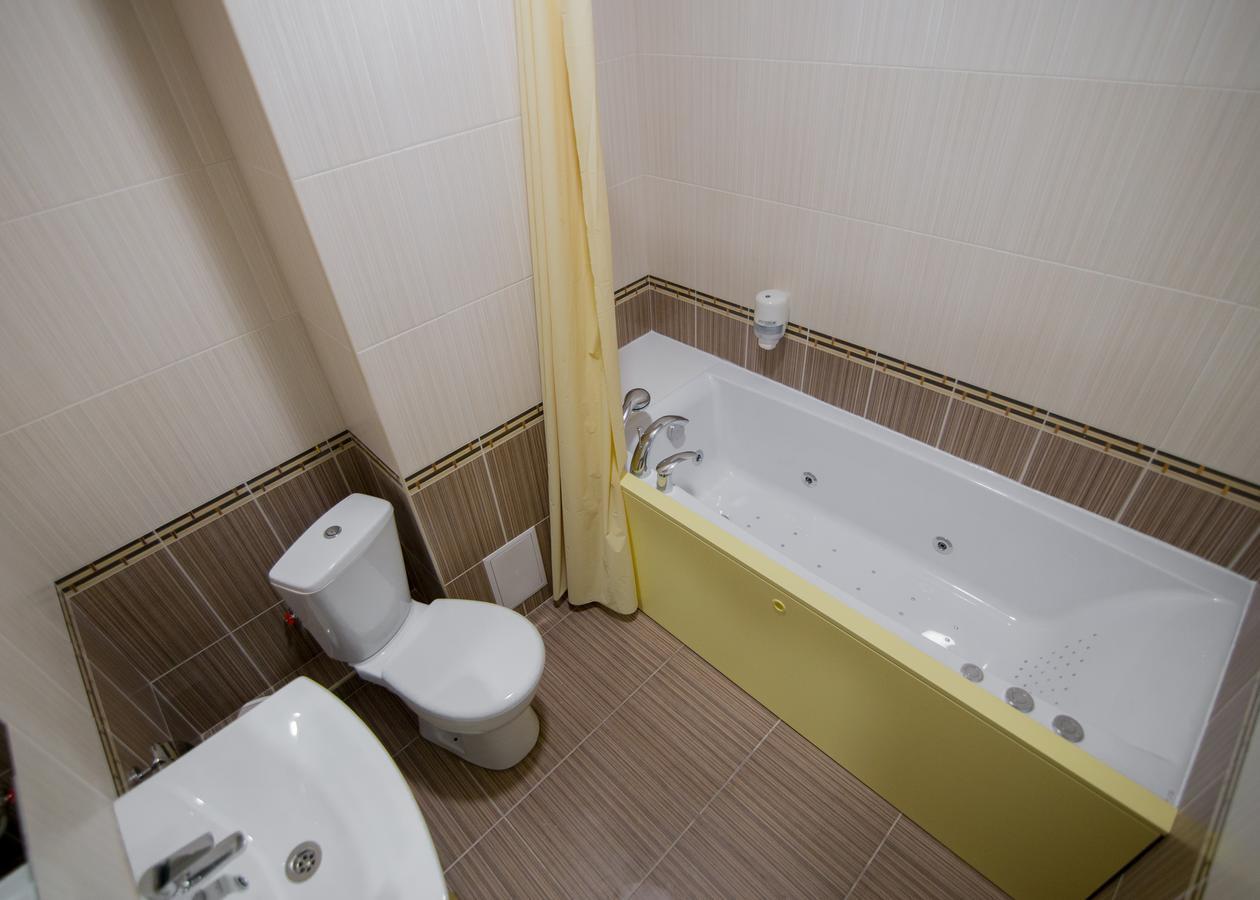 One-Bedroom Apartment,631391208:JPEG