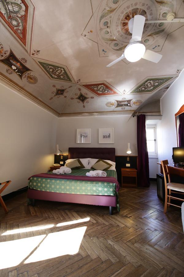 Double or Twin Room Private Bathroom