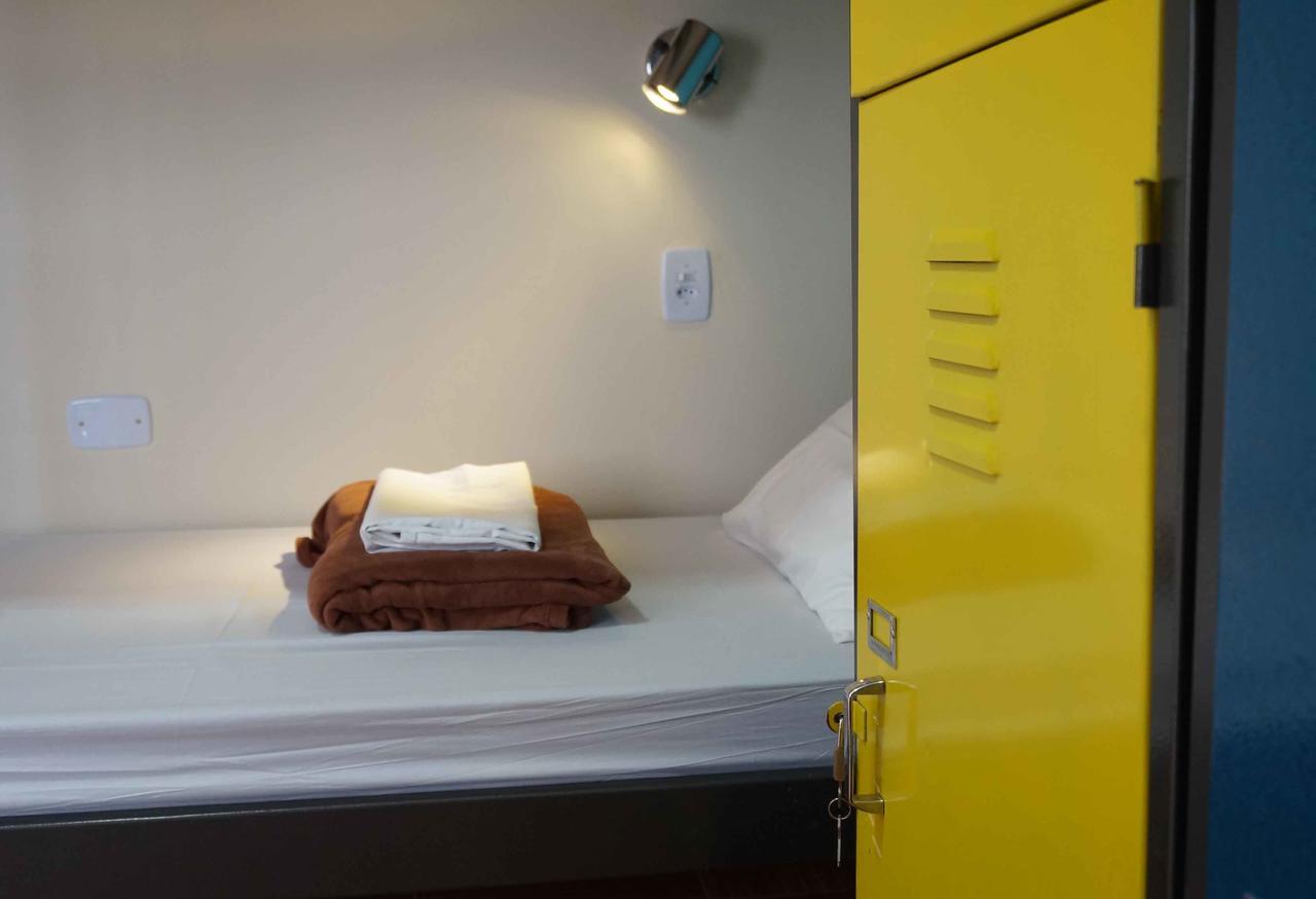 Cama em Dormitório Misto com 8 Camas