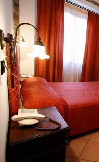 Double Room with Small Double Bed,943139386:JPEG