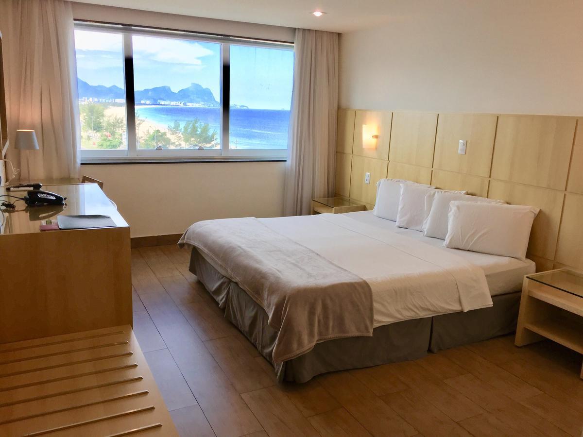Habitación Doble Superior con vistas parciales al mar