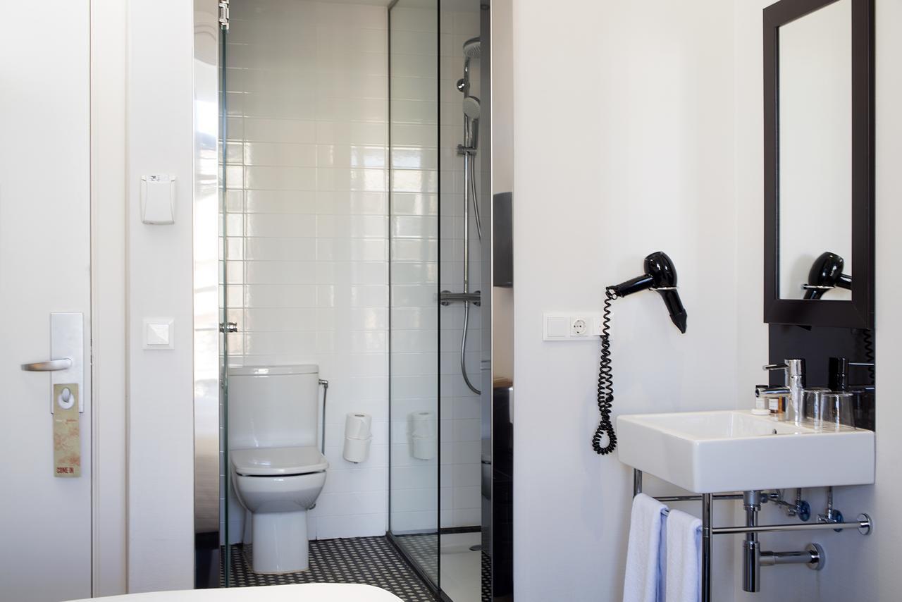 Double Room,1498572277:JPEG