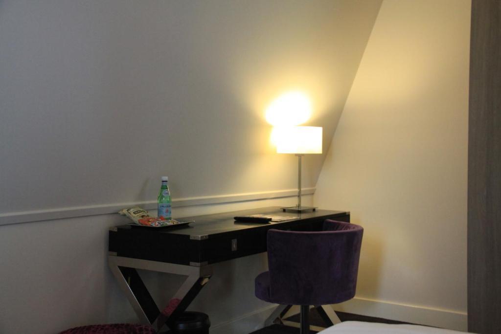 Small Double Room,700092868:JPEG