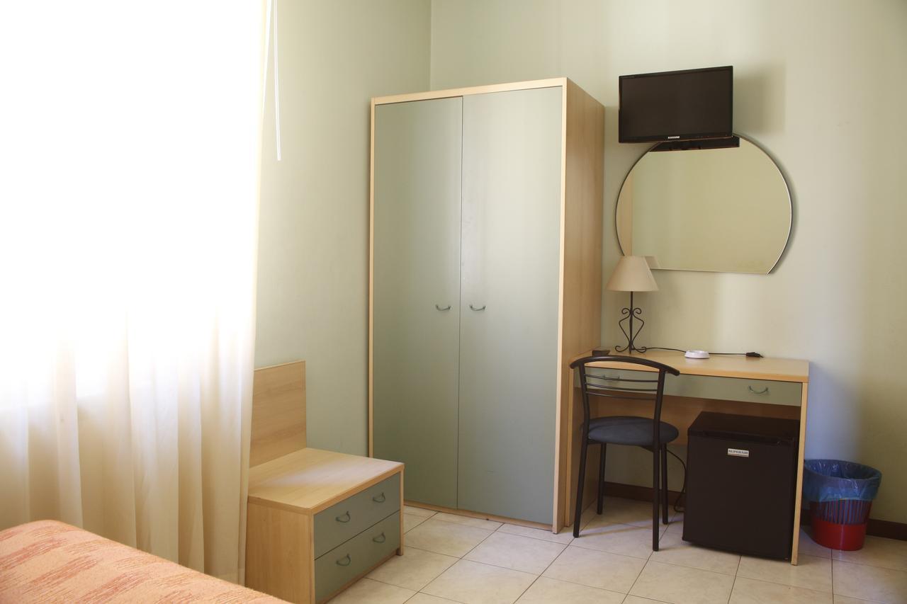 Single Room,648994251:JPEG