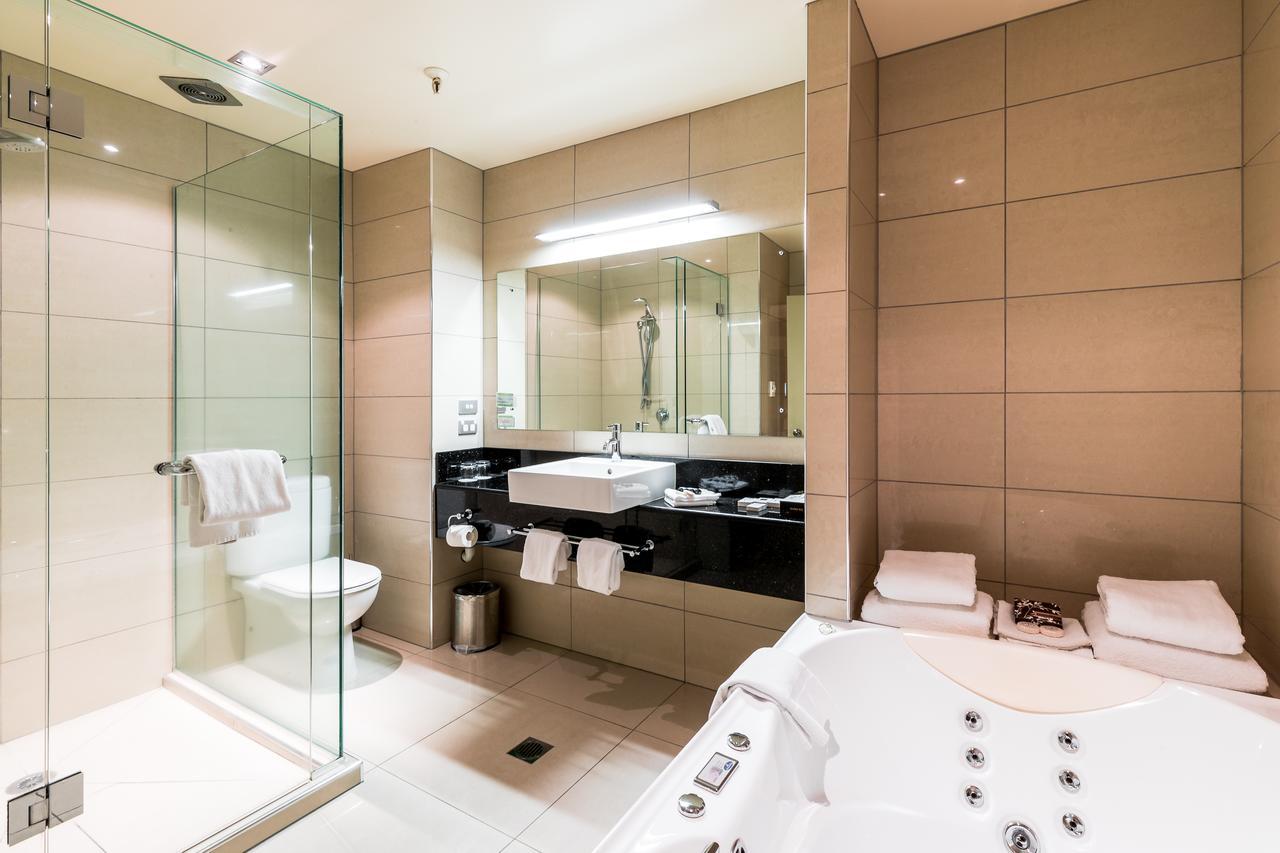 Suite with Lake View