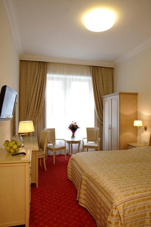 Comfort Double Room or Twin Room with Wellness and Swimming Pool Access,237666749:JPEG