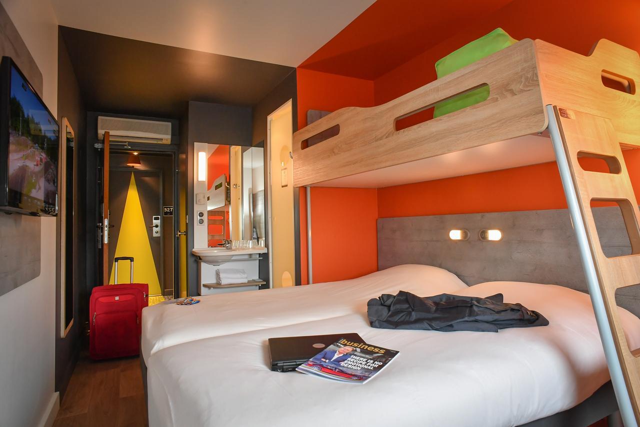 Triple Room with Three Single Beds,1215400750:JPEG