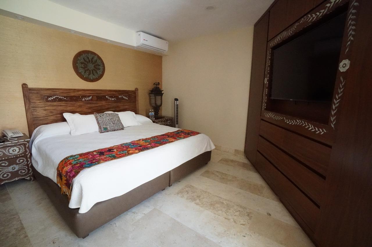 Deluxe King Suite