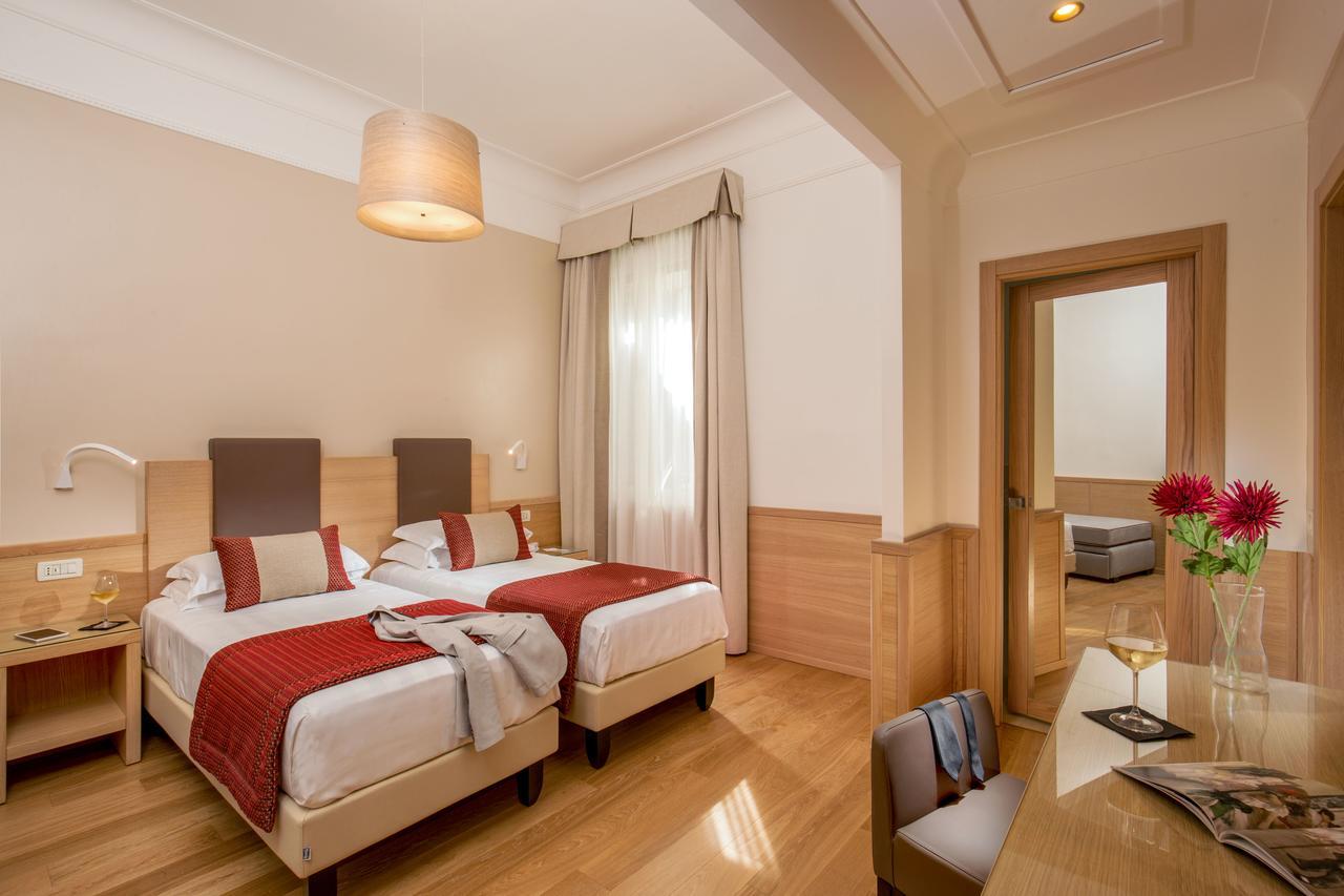 Quarto Superior com Cama de Casal ou 2 de Solteiro