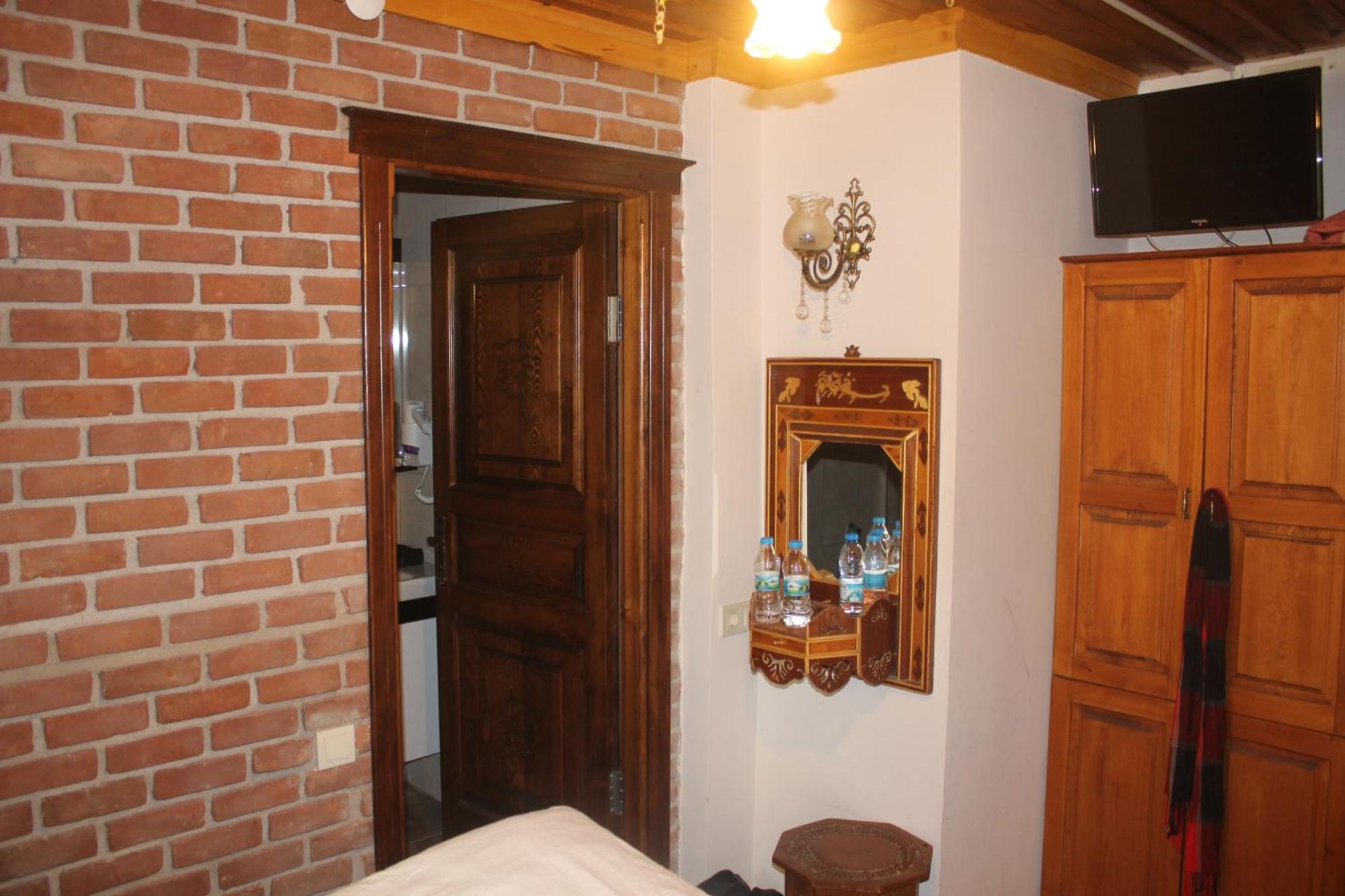 Small Double Room,1025128990:JPEG