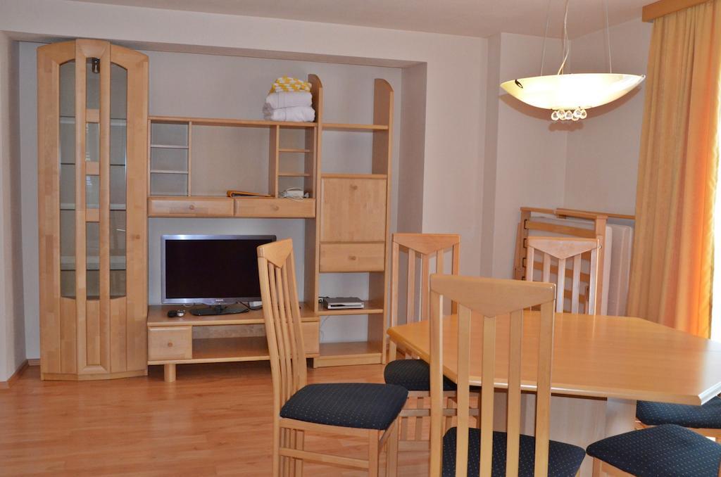 Apartment mit Balkon