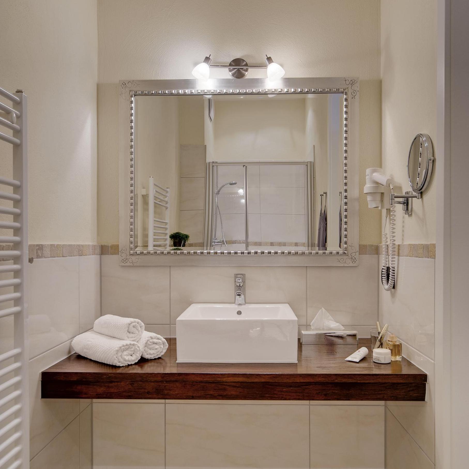 Superior Double Room with side, spa park or garden view,944551627:JPEG