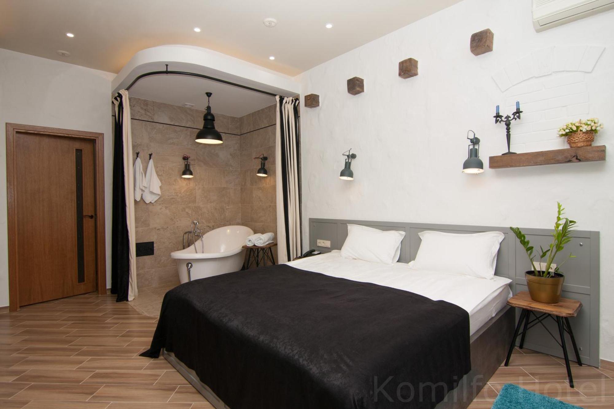 King Suite with Balcony,1588103541:JPEG