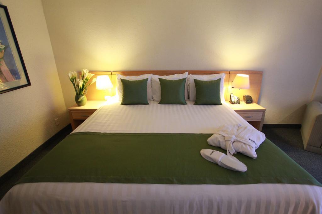 Double Room with Two Double Beds,112885605:JPEG