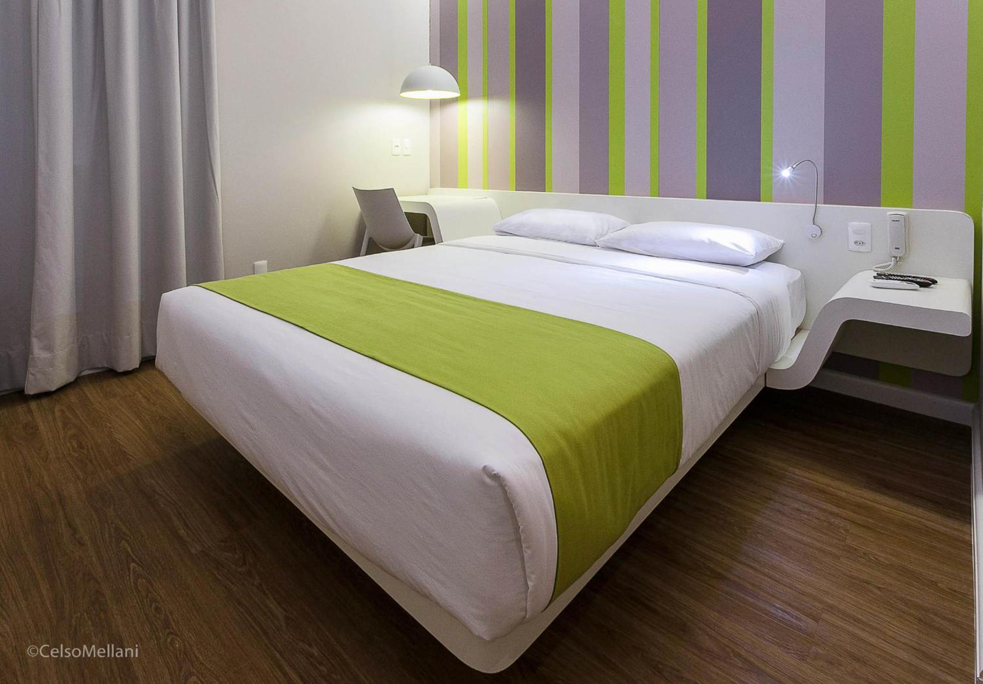 Quarto com Cama Queen-size
