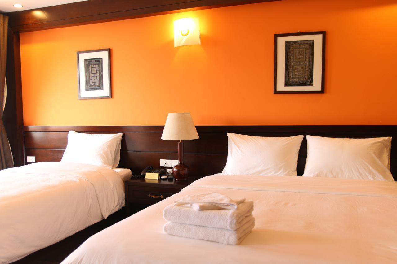 Deluxe Room (2 Adults + 1 Child),720705628:JPEG