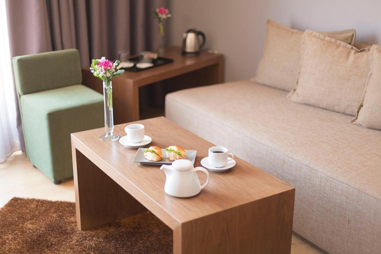 Queen Suite with Sea View,695492349:JPEG