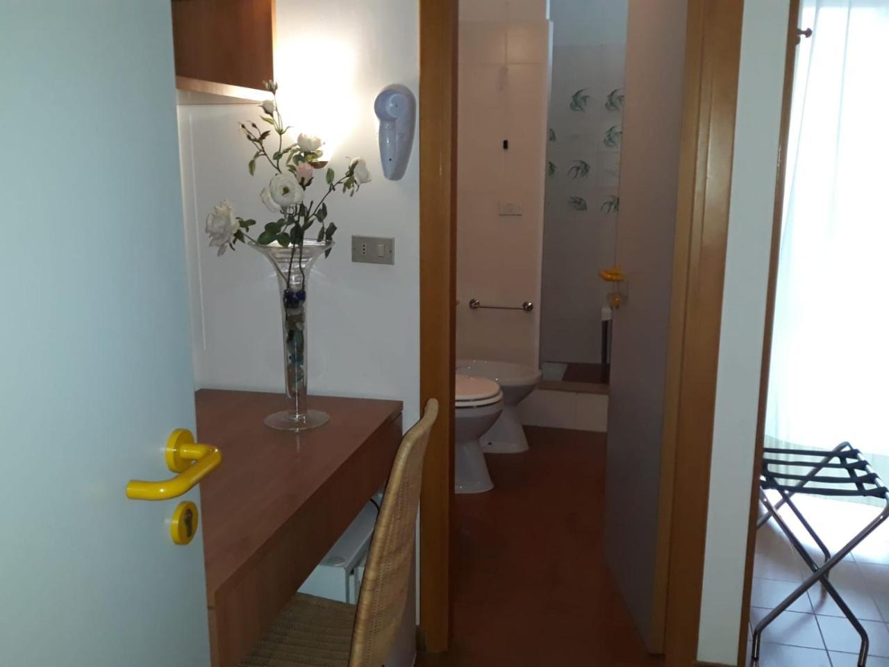 Triple Room,696631599:JPEG