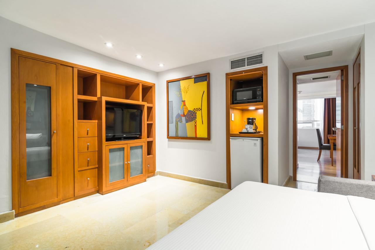 Junior Suite with Two Double Beds,918323263:JPEG