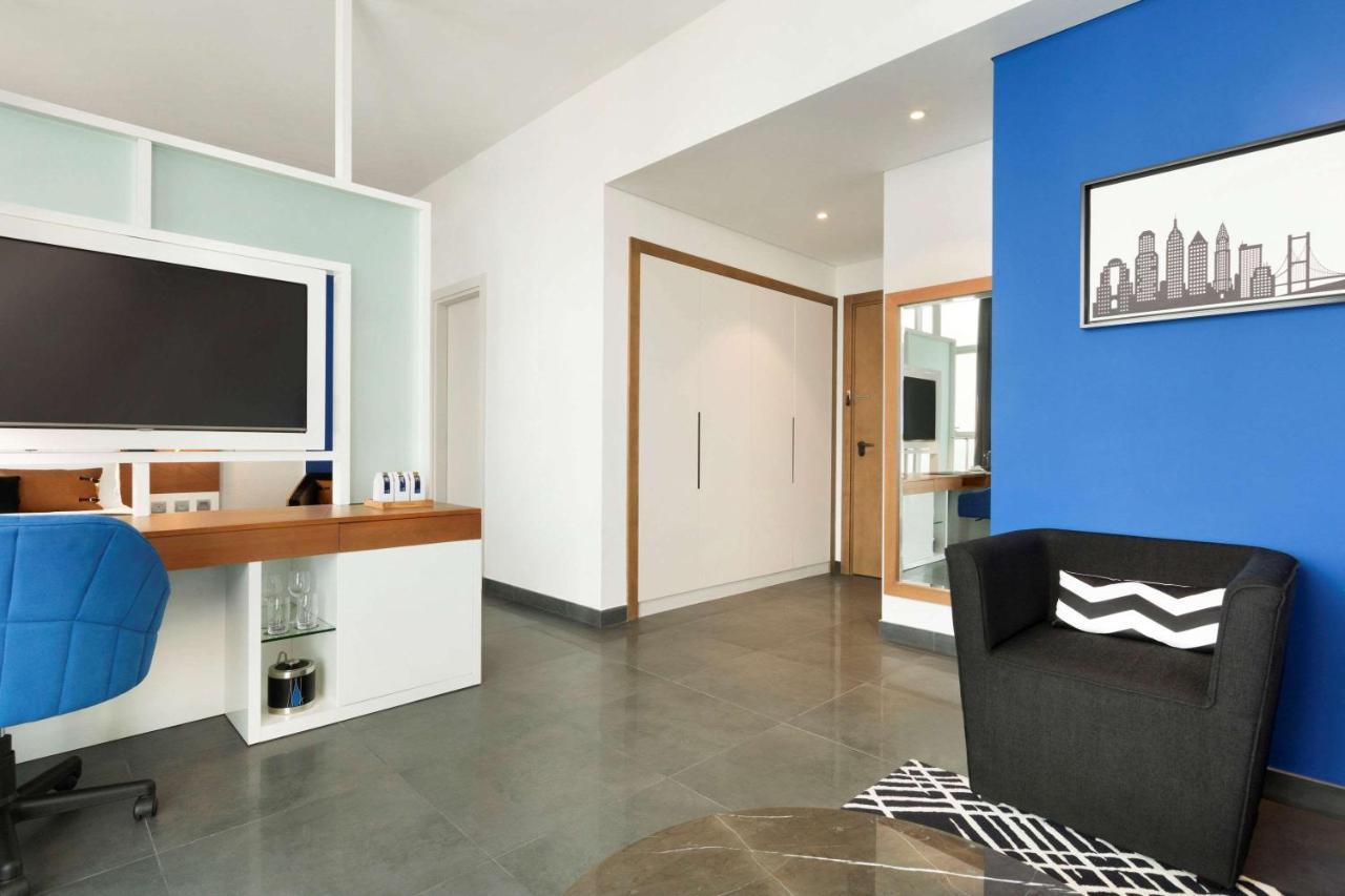 VYP Premium Suite with VYP Lounge Access