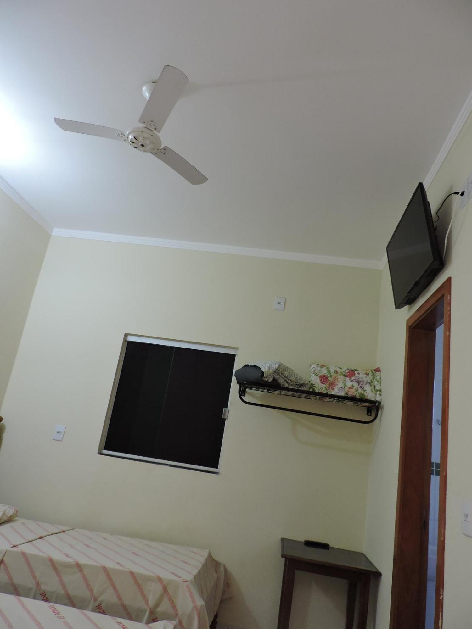 Quarto Triplo Econômico com Ventilador