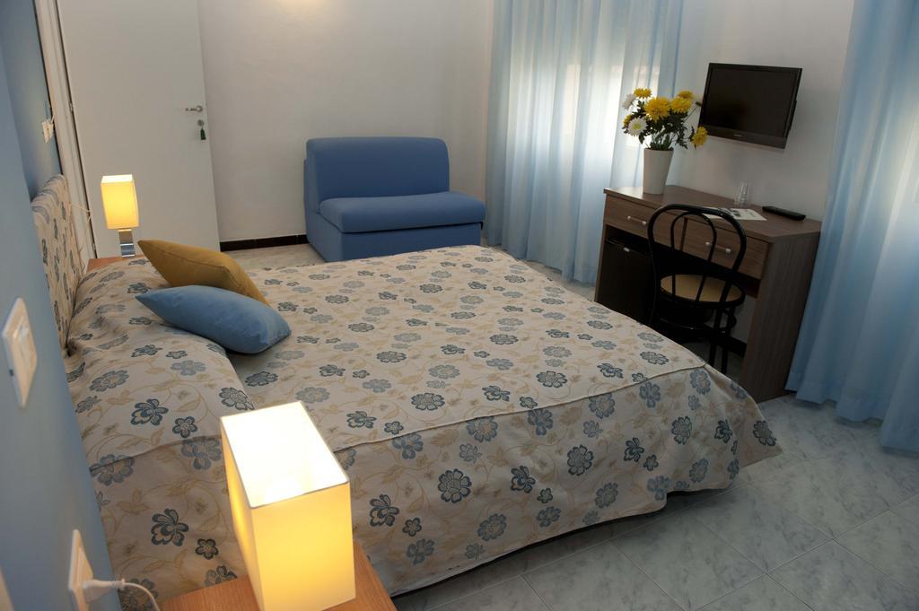 Double or Twin Room,70462739:JPEG