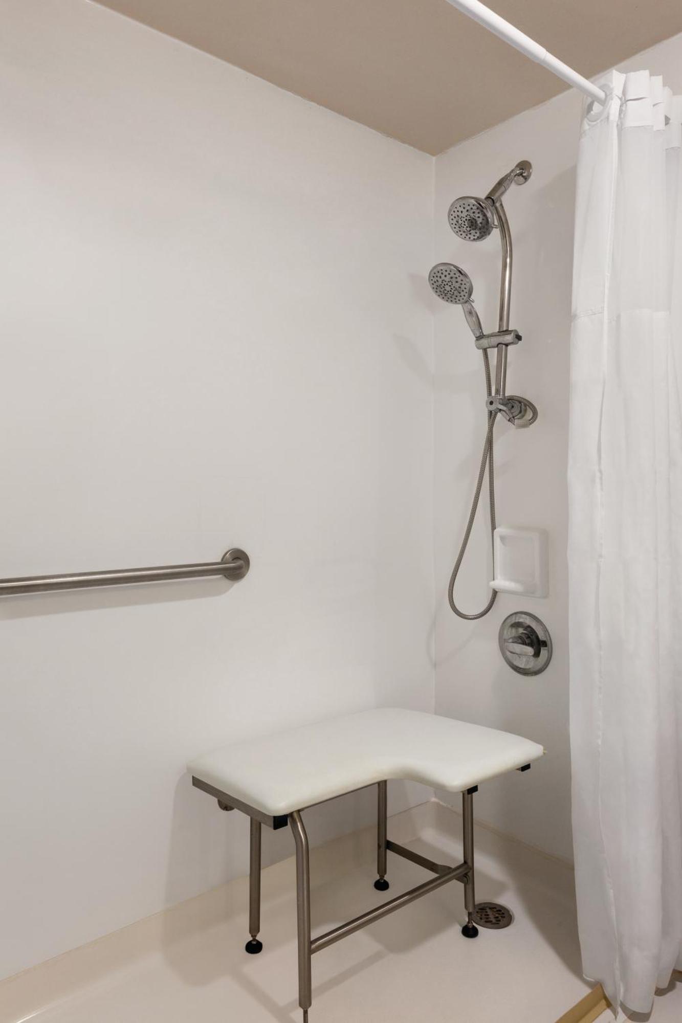 Habitación Doble con bañera - Adaptada para personas con discapacidad - No fumadores