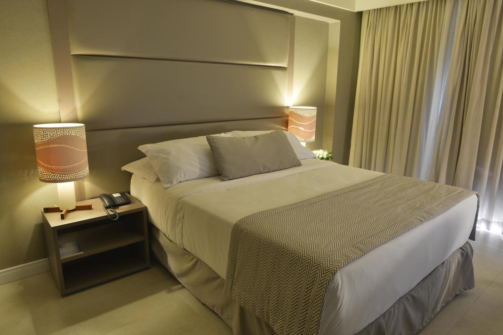 Deluxe Room,942540104:JPEG