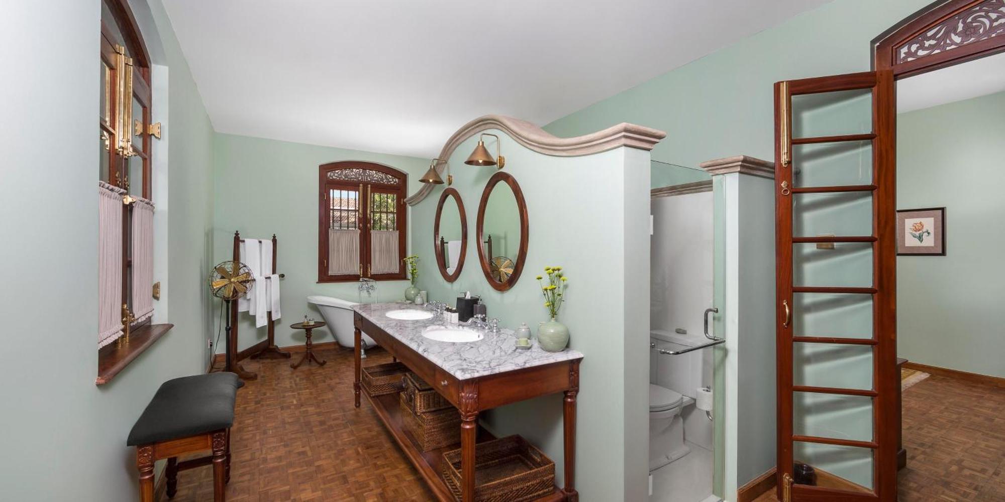 Superior King Room,1421310315:JPEG