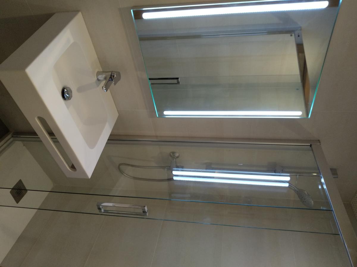 Single Room with Bathroom,718788049:JPEG