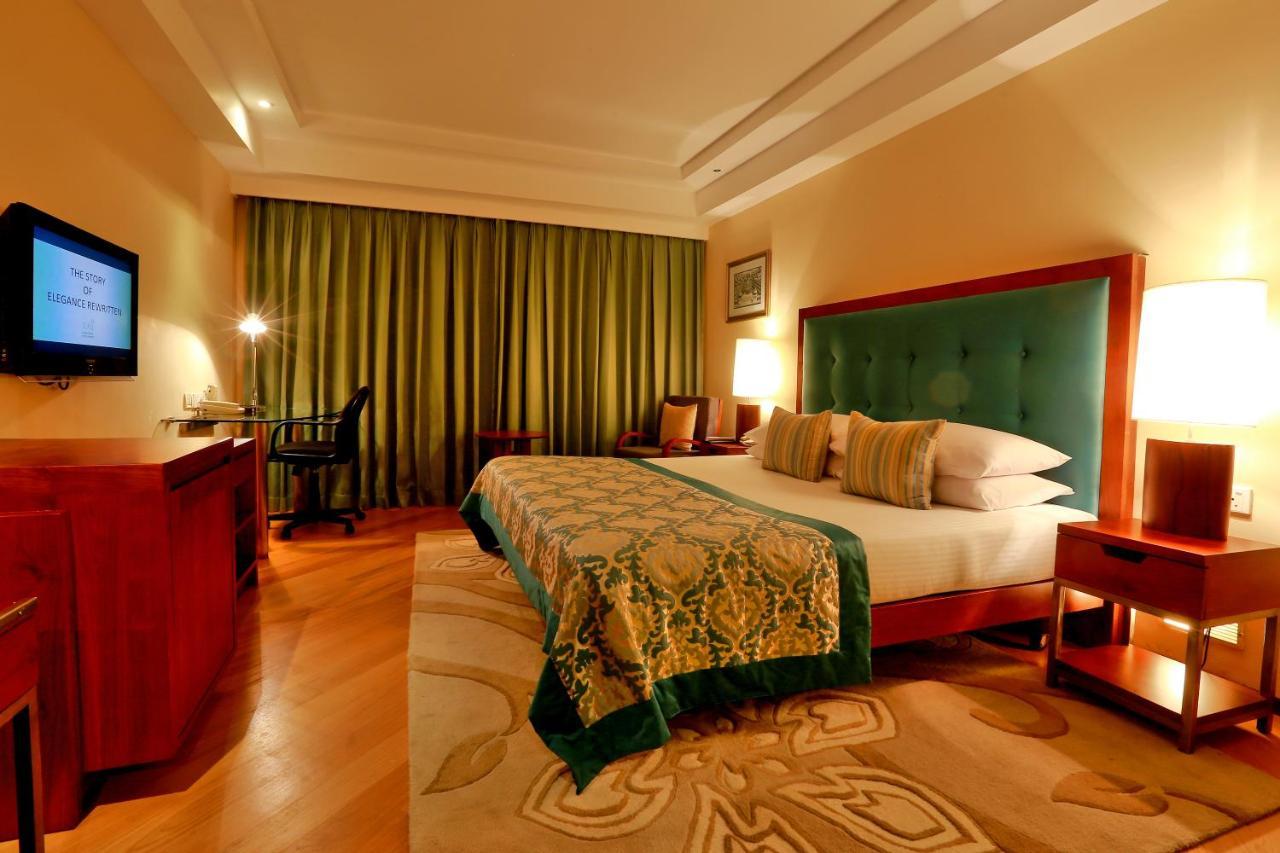 Deluxe Room Ocean View Queen Bed