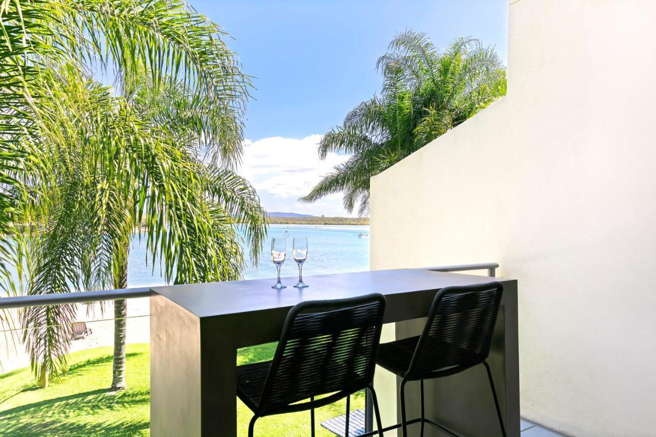 Premium One-Bedroom Apartment Beach Front,1219961428:JPEG