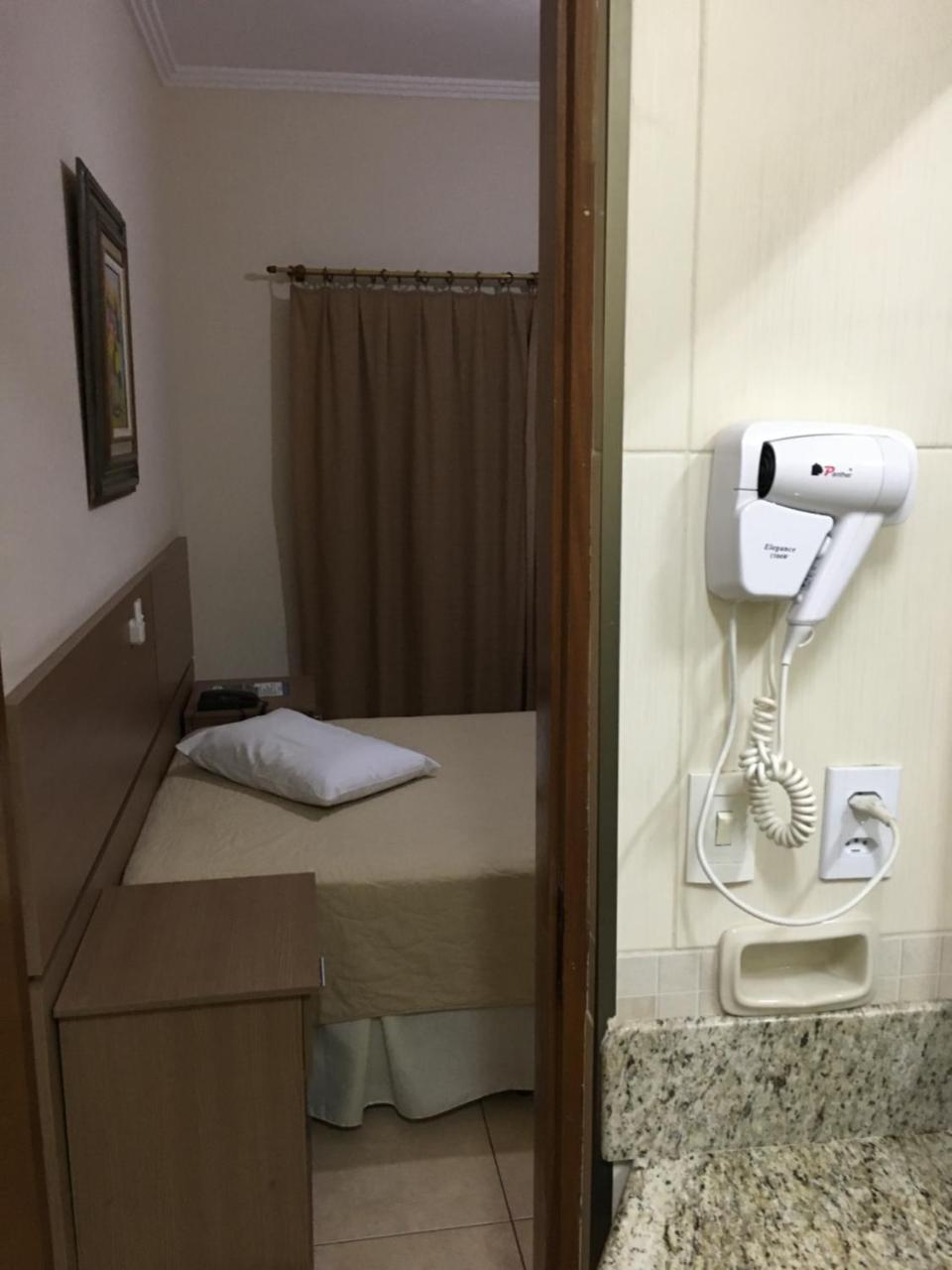 Quarto Triplo Básico