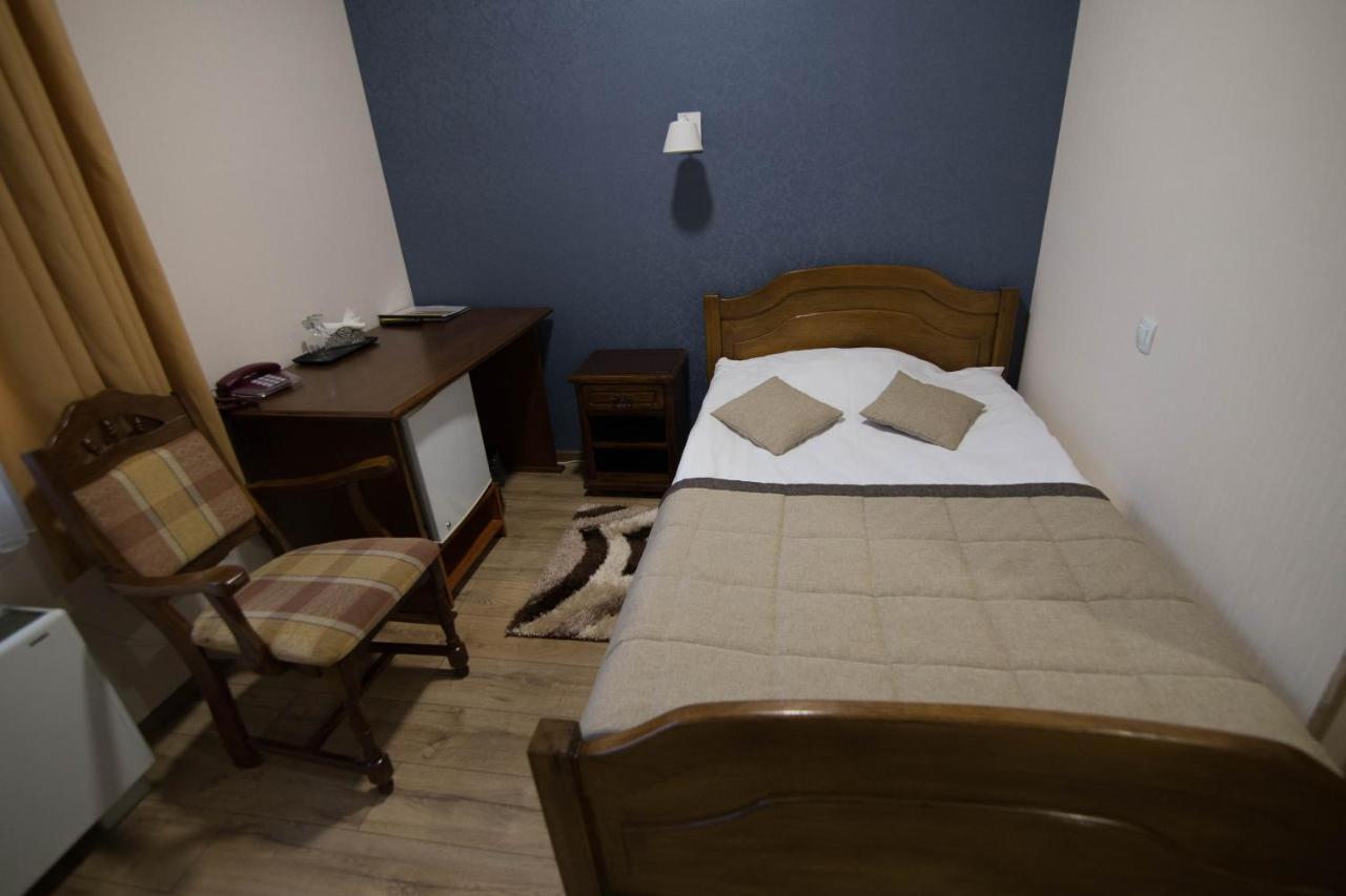 Single Room,735771916:JPEG