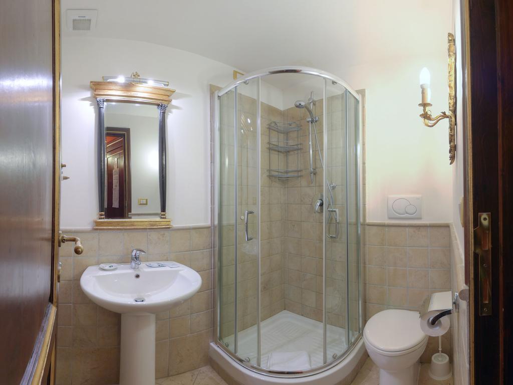 Triple Room,250580341:JPEG