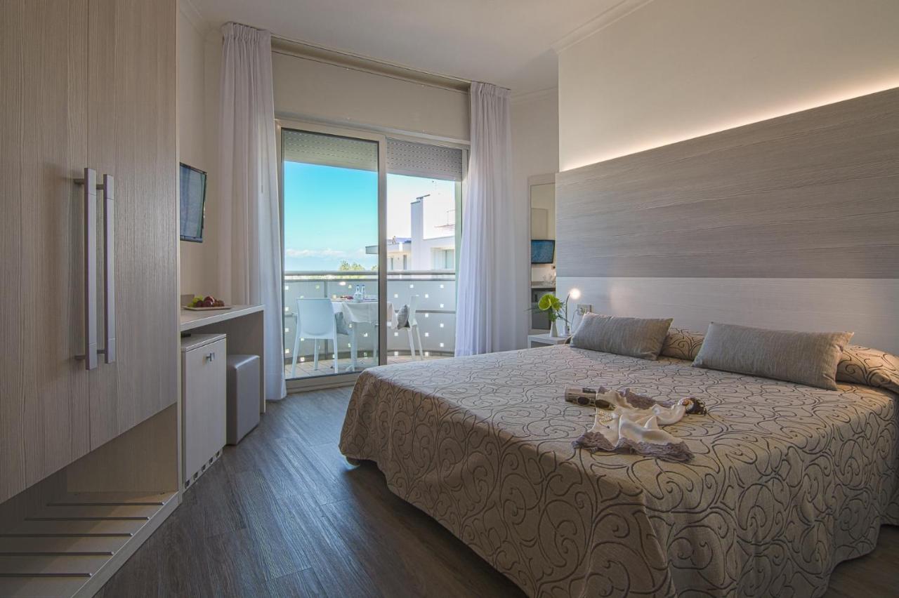 Double Room with Balcony,746849375:JPEG