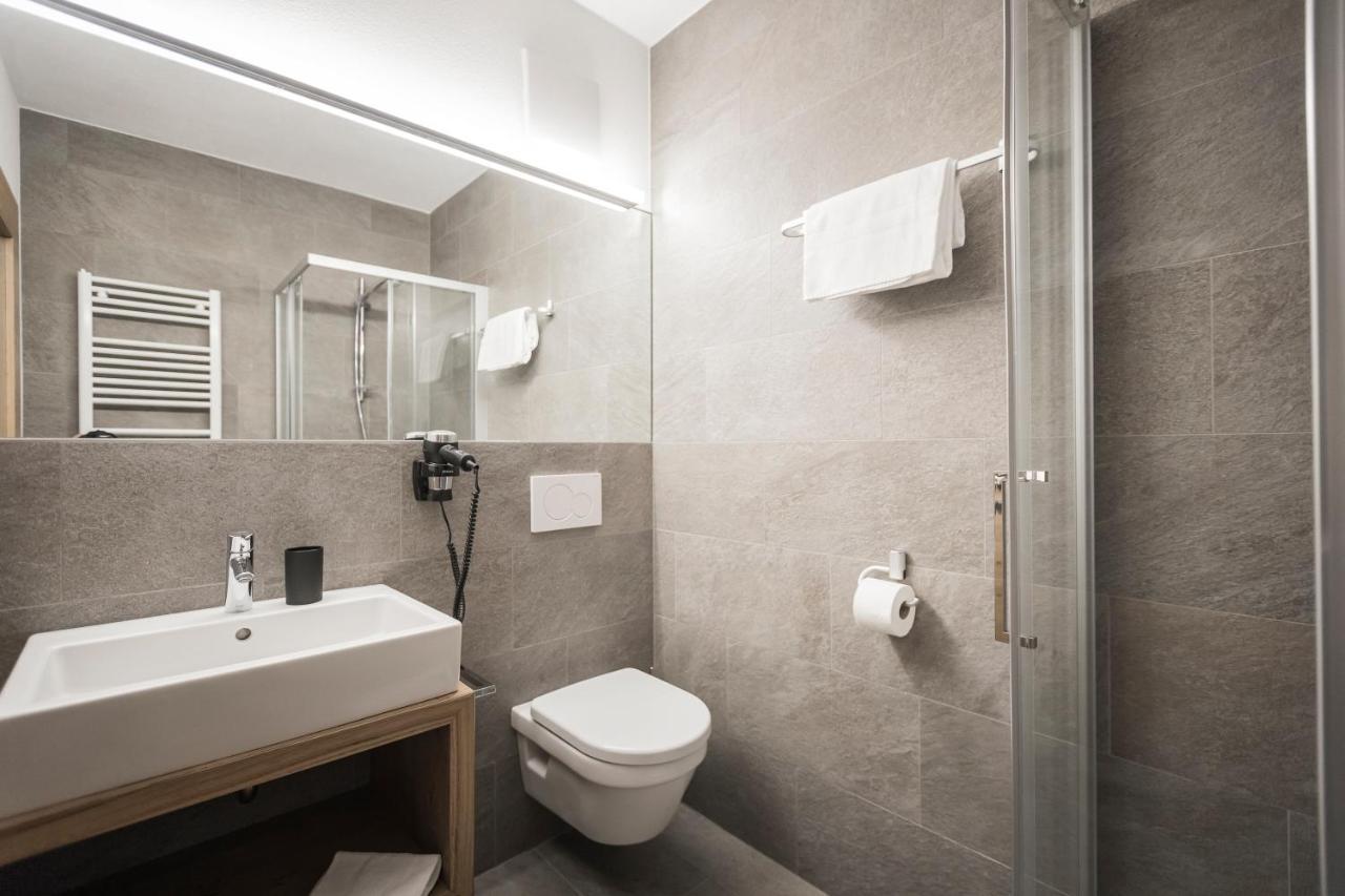 Classic Studio,747268202:JPEG